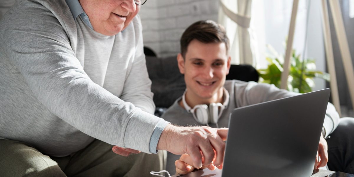 idősebb generáció biztonságos internetezés