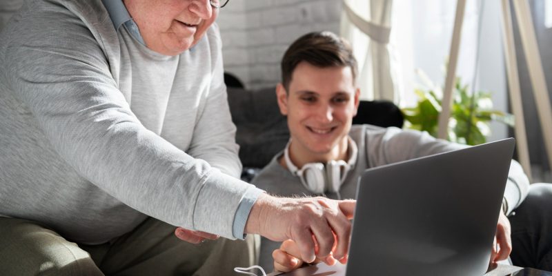 idősebb generáció biztonságos internetezés